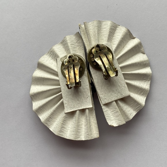 Women’s Earrings - Picture 2 of 2